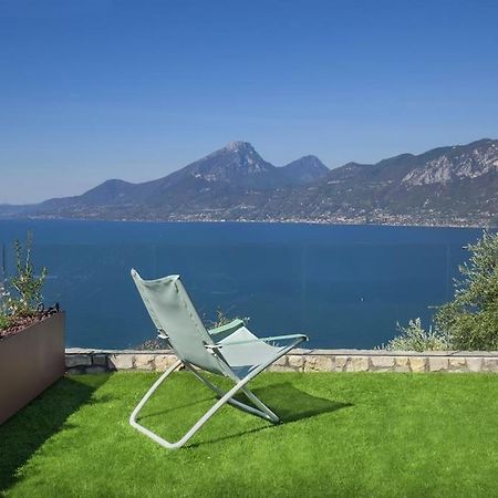Villa Divina - Apt Prima Con Piscina E Vista Lago Castelletto Di Brenzone Exterior foto