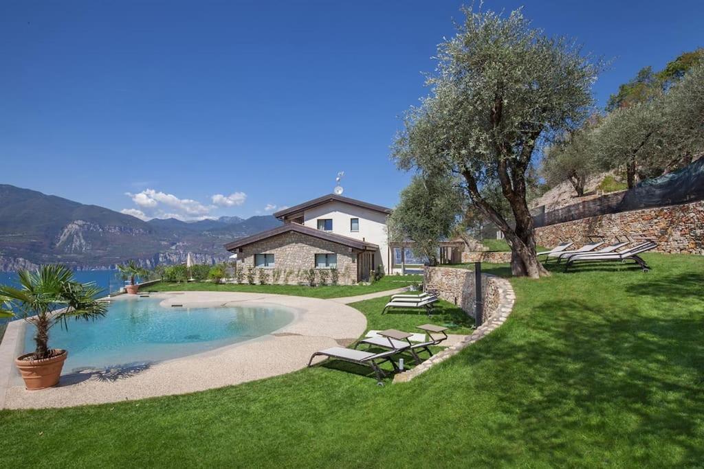 Villa Divina - Apt Prima Con Piscina E Vista Lago Castelletto Di Brenzone Exterior foto