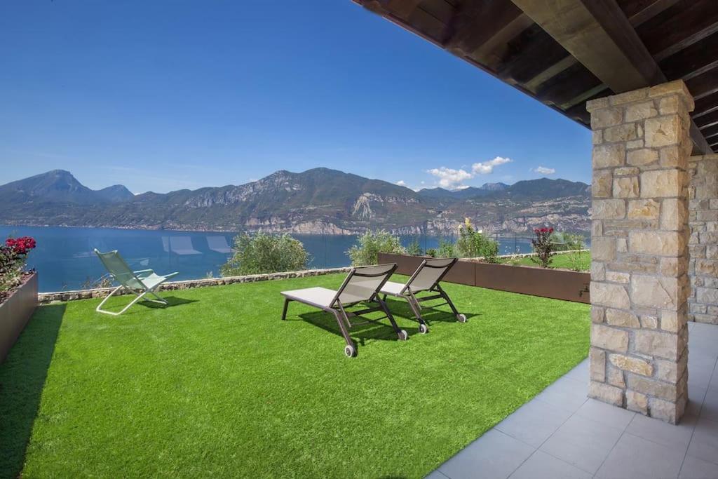 Villa Divina - Apt Prima Con Piscina E Vista Lago Castelletto Di Brenzone Exterior foto