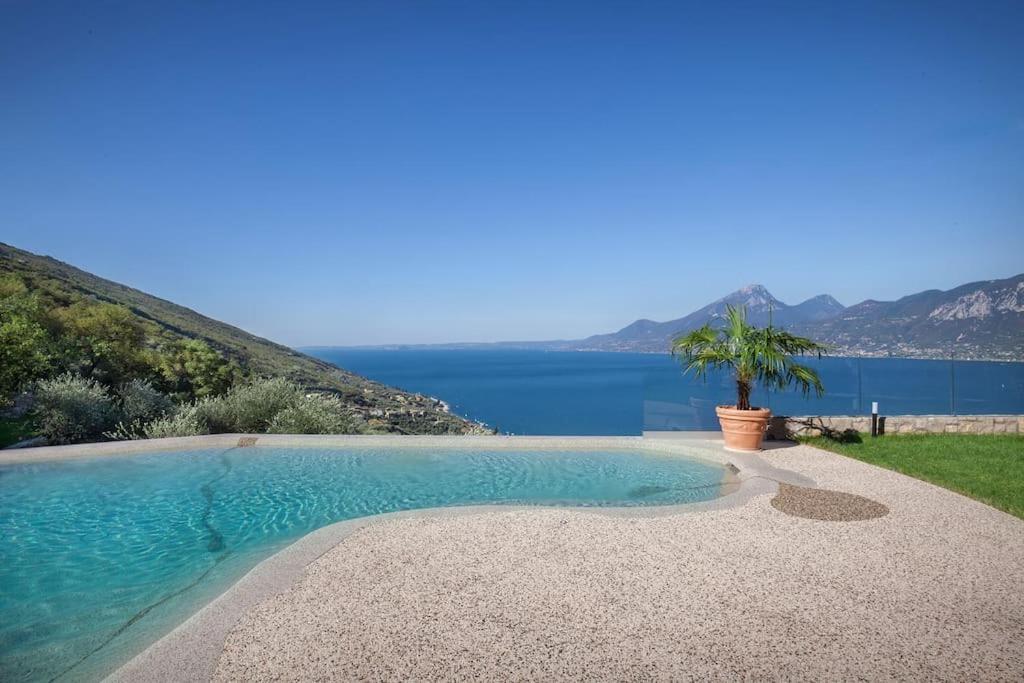 Villa Divina - Apt Prima Con Piscina E Vista Lago Castelletto Di Brenzone Exterior foto